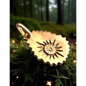 Mexican Sterling Silver Vintage Carved Sun Rays Sun 🌞 Sunshine Pendant